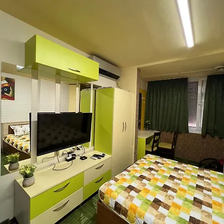 боги Apartment